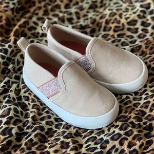 Slip on sneakers 👟